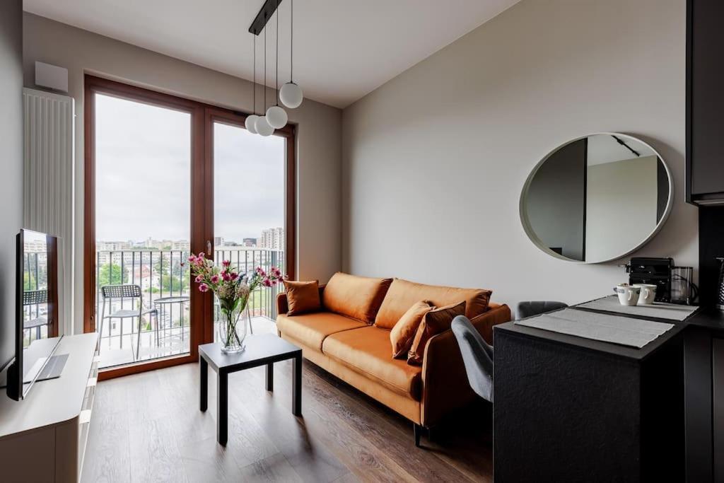 Business With 1 Bedroom By Ecru Wwa81 Apartament