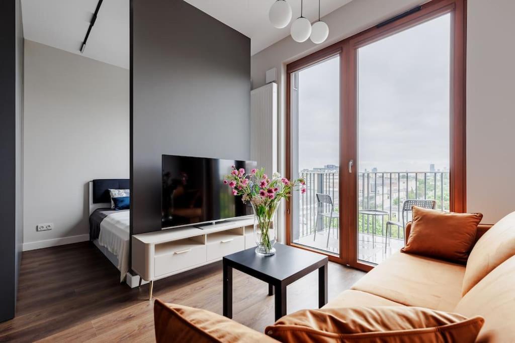 Business With 1 Bedroom By Ecru Wwa81 Apartament Warszawa