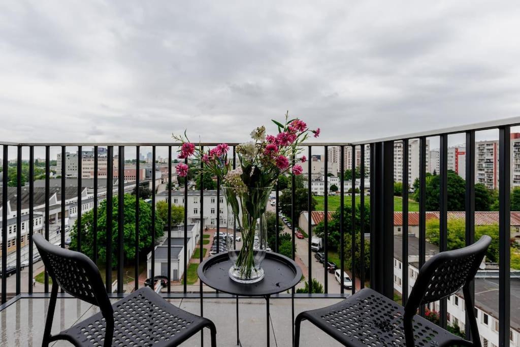 Business With 1 Bedroom By Ecru Wwa81 Apartament *