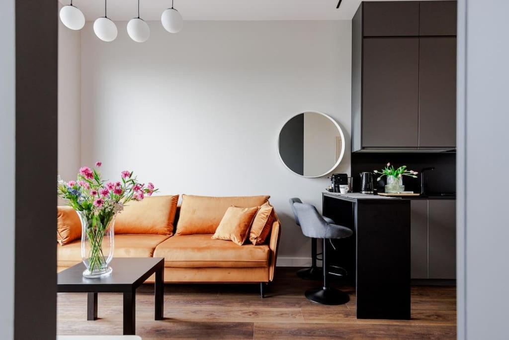 Business With 1 Bedroom By Ecru Wwa81 * Warszawa
